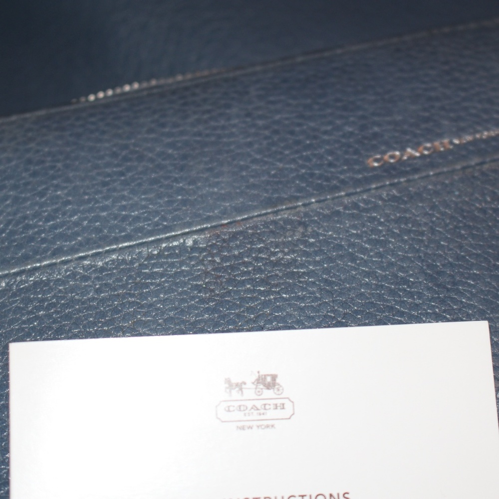 Authentic Coach Purse - Picture 4 of 8